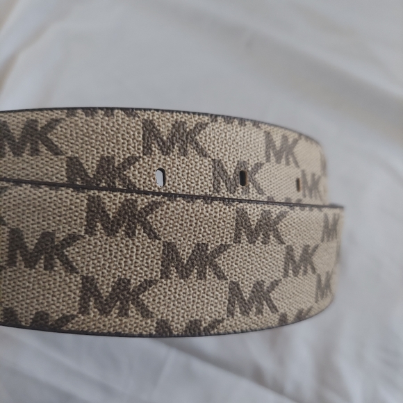 Michael Kors belt - Picture 1 of 6